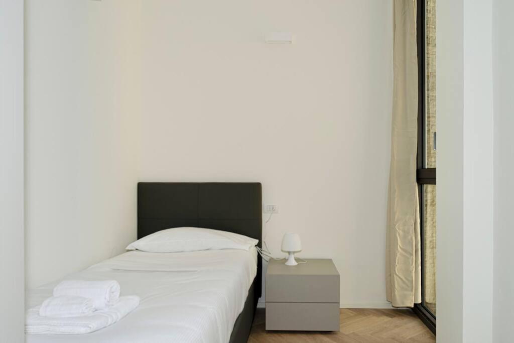 Sky View -Porta Nuova- Appartamento 7 Con Terrazzo Milánó Kültér fotó
