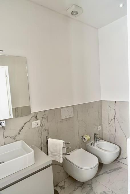 Sky View -Porta Nuova- Appartamento 7 Con Terrazzo Milánó Kültér fotó